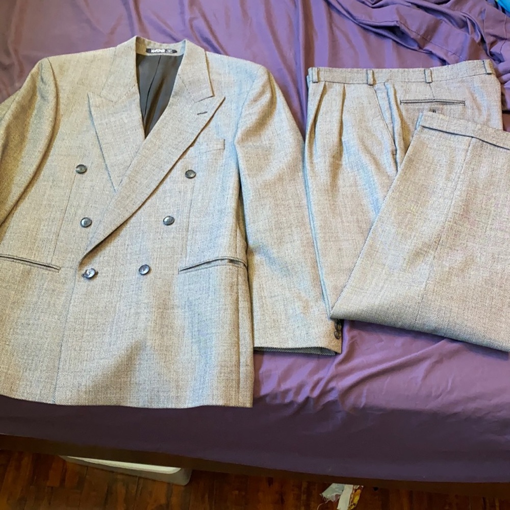 Kasper Grey Wool Suit 41R